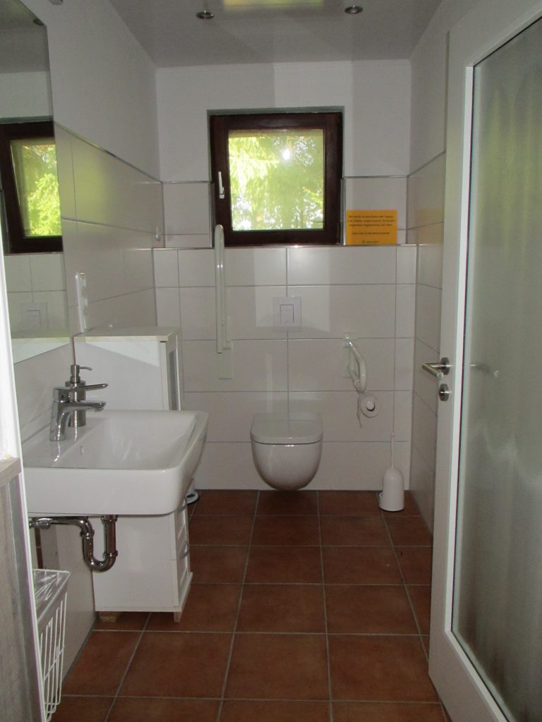 Behindertengerechte Toilette